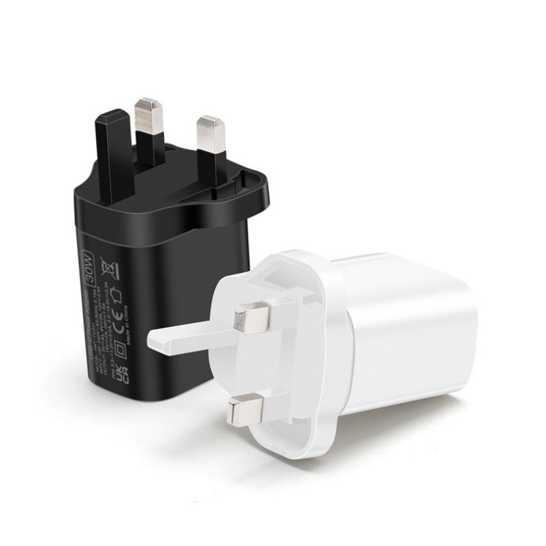 شارژر سریع PD 30W UK با طراحی فوق العاده جمع و جور و دارای گواهینامه CE برای مدل TYPE-C
